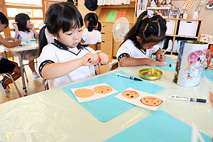 敬老の日のハガキの制作　ばら・すみれ・たんぽぽ