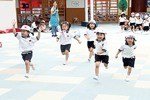 運動会の活動　かけっこ　年中組