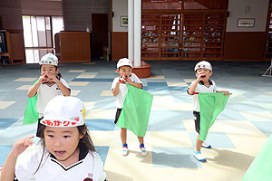 運動会のリズム活動　ひまわり・さくら・たんぽぽ