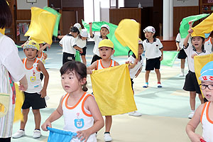 運動会のリズム活動　ひまわり・さくら・たんぽぽ