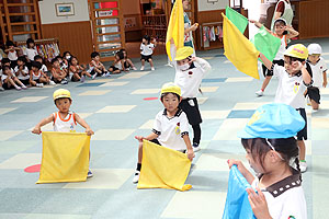 運動会のリズム活動　ひまわり・さくら・たんぽぽ