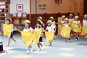 運動会のリズム活動　ひまわり・さくら・たんぽぽ