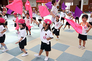 運動会のリズム活動　ばら・すみれ