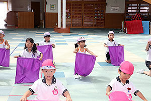 運動会のリズム活動　ばら・すみれ