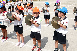 鼓隊の活動頑張っています！　C・D・E