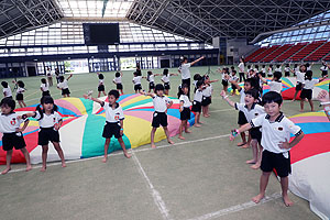 運動会予行4　　　年長組　バルーン