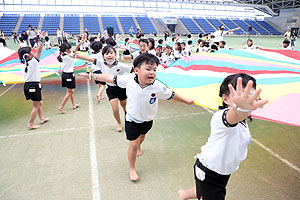 運動会予行4　　　年長組　バルーン