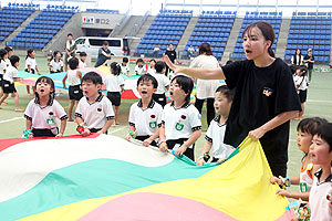 運動会予行4　　　年長組　バルーン