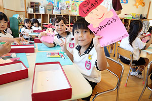 運動会の招待状の制作　ばら