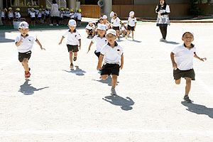 運動会のかけっこ活動　年中組