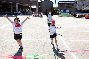 運動会のかけっこ活動　年中組