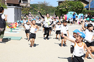 運動会のバルーン活動　年長組