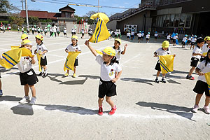 運動会予行が行われました　リズム　年中組