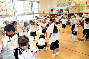 新聞遊び　たんぽぽ