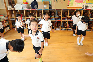 新聞遊び　たんぽぽ