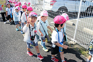 お散歩楽しかったね！　うさぎ・ばら