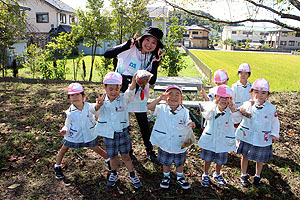 お散歩楽しかったね！　うさぎ・ばら