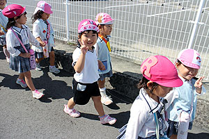 お散歩楽しかったね！　うさぎ・ばら