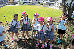 お散歩楽しかったね！　うさぎ・ばら