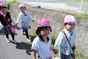 お散歩楽しかったね！　うさぎ・ばら