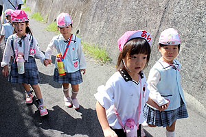 お散歩楽しかったね！　うさぎ・ばら