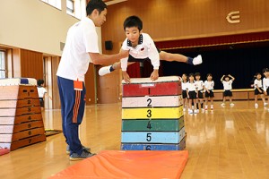 体操教室　跳び箱にチャレンジ‼　C