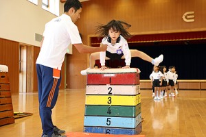 体操教室　跳び箱にチャレンジ‼　C