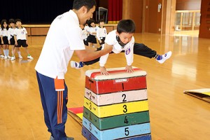 体操教室　跳び箱にチャレンジ‼　C