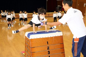 体操教室　跳び箱にチャレンジ‼　C