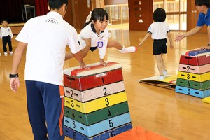 体操教室　跳び箱にチャレンジ‼　C