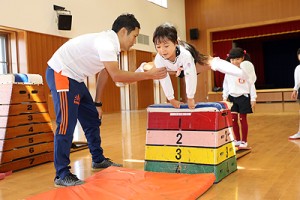 体操教室　跳び箱にチャレンジ‼　E