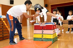 体操教室　跳び箱にチャレンジ‼　E