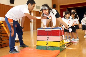 体操教室　跳び箱にチャレンジ‼　E