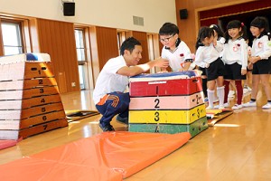 体操教室　跳び箱にチャレンジ‼　E