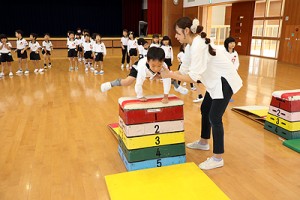 体操教室　跳び箱にチャレンジ‼　E