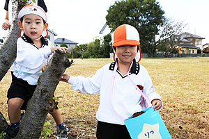 お散歩楽しかったね　きりん・ことり