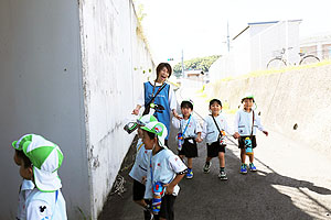 お散歩楽しかったね　きりん・ことり