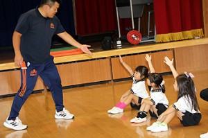 体操教室　鉄棒がんばったね‼　すみれ