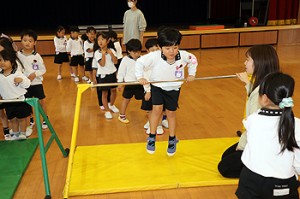 体操教室　鉄棒がんばったね‼　すみれ