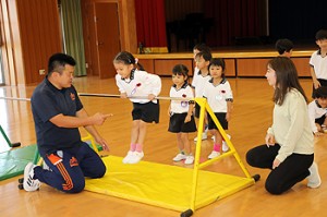 体操教室　鉄棒がんばったね‼　すみれ