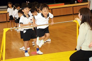 体操教室　鉄棒がんばったね‼　すみれ