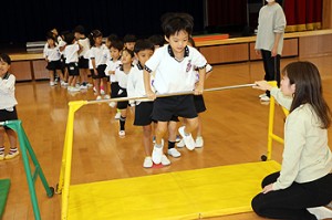 体操教室　鉄棒がんばったね‼　すみれ