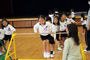 体操教室　鉄棒がんばったね‼　すみれ