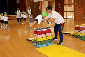 体操教室　跳び箱にチャレンジ　B