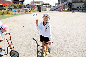 元気いっぱい園庭遊び！　A・B・うさぎ・りす・ことり・ひよこ　NO.1