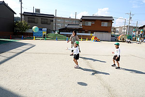 元気いっぱい園庭遊び！　A・B・うさぎ・りす・ことり・ひよこ　NO.1