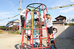 元気いっぱい園庭遊び！　A・B・うさぎ・りす・ことり・ひよこ　NO.1