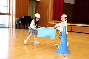 かぼちゃ運びリレー　ばら・きりん