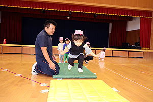 体操教室　笑顔いっぱい　ひよこ