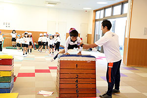 跳び箱チームの活動　年長